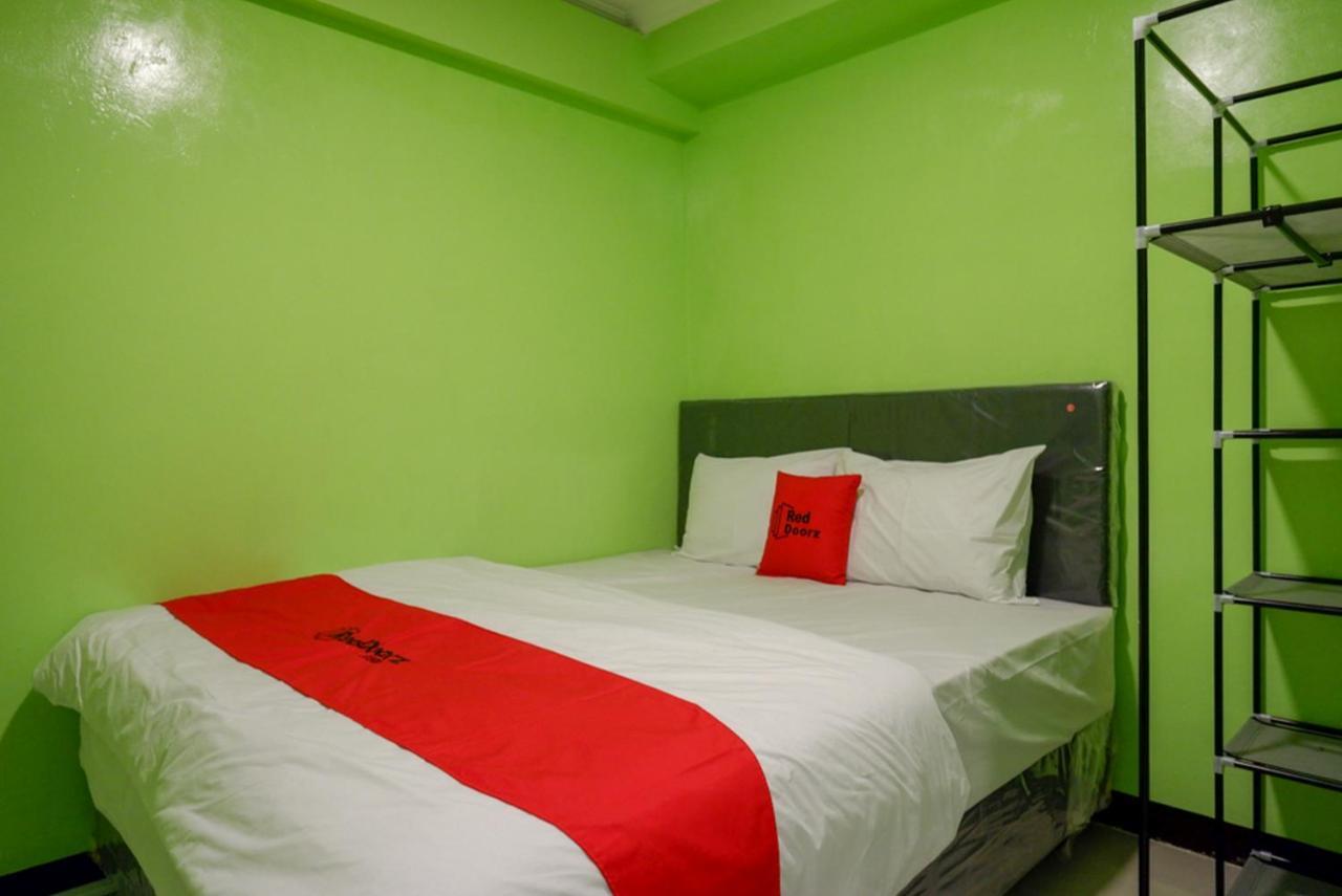 Reddoorz @ Jalan Gatot Subroto Semarang Otel Dış mekan fotoğraf