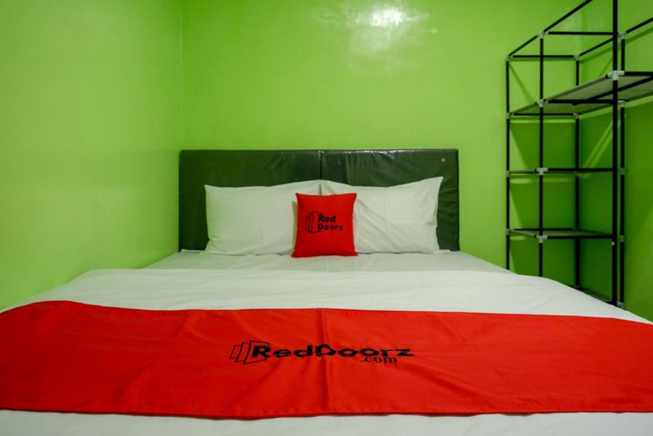 Reddoorz @ Jalan Gatot Subroto Semarang Otel Dış mekan fotoğraf
