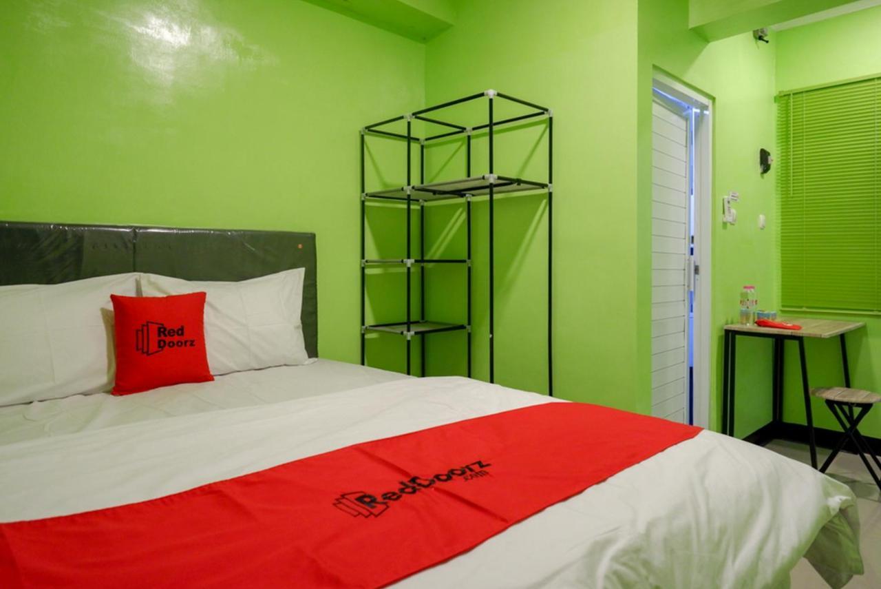 Reddoorz @ Jalan Gatot Subroto Semarang Otel Dış mekan fotoğraf